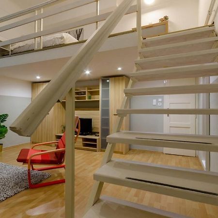 De Lux Studio Apartment In Historical Quarters Budapest Exteriör bild