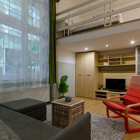 De Lux Studio Apartment In Historical Quarters Budapest Exteriör bild