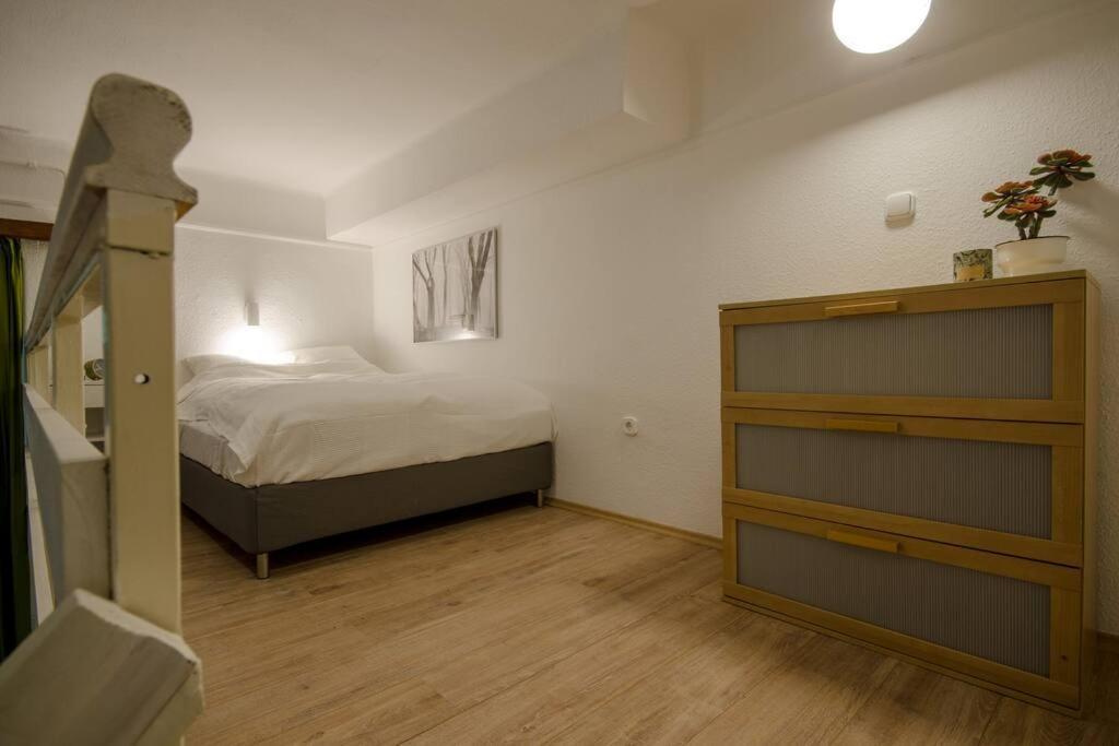 De Lux Studio Apartment In Historical Quarters Budapest Exteriör bild