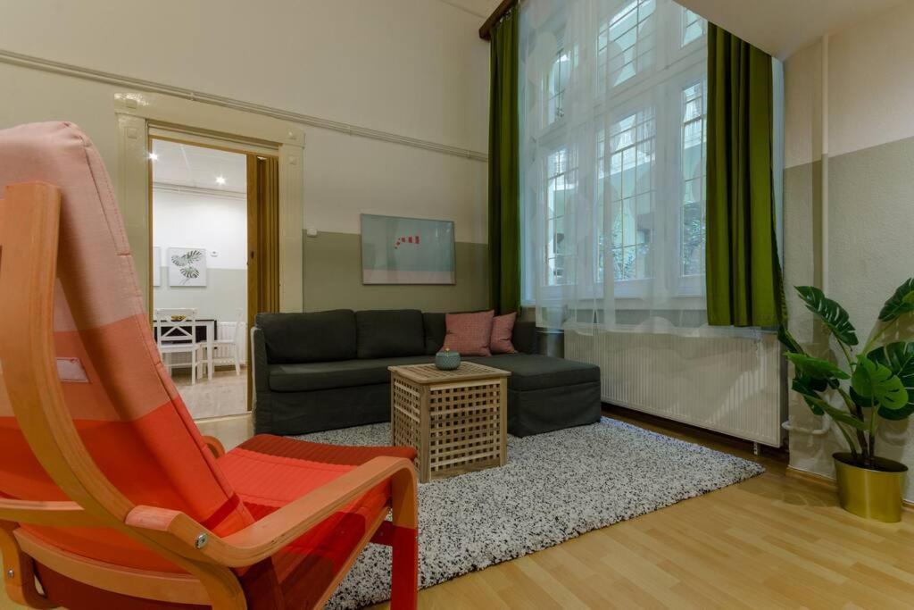 De Lux Studio Apartment In Historical Quarters Budapest Exteriör bild